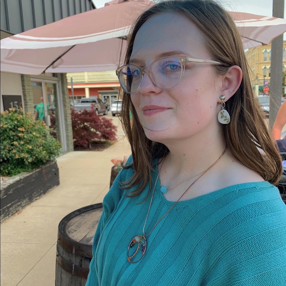 Meet your Posher, Alexandra